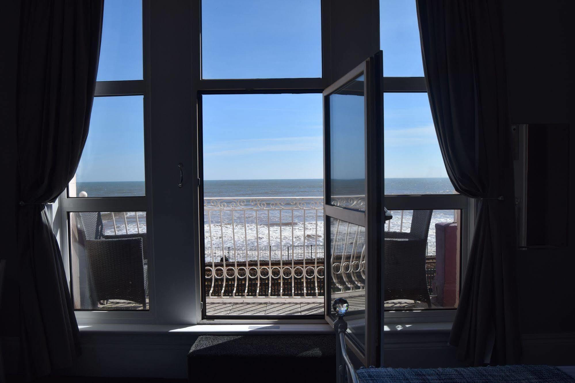 The Blenheim Bed & Breakfast Dawlish Exterior photo